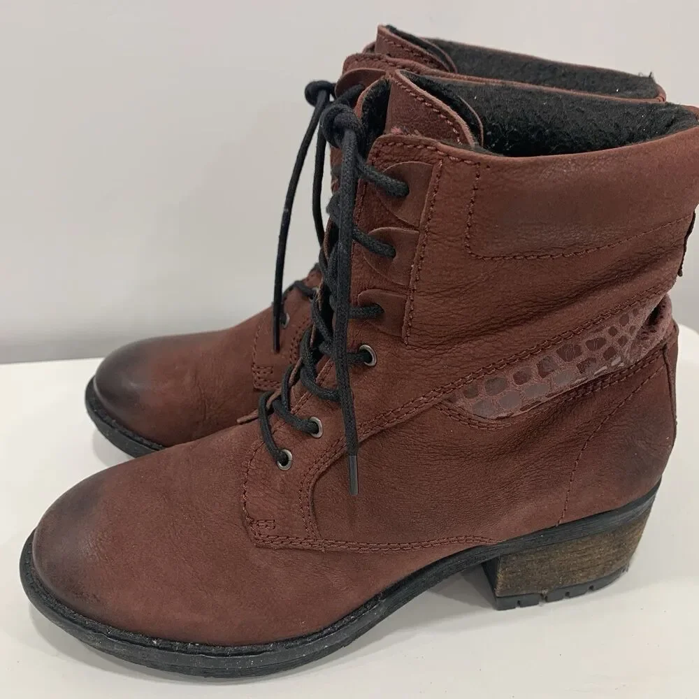 Catherine Malandrino Red Faux Suede Lace Up Combat Ankle Boots Women Sz 6.5